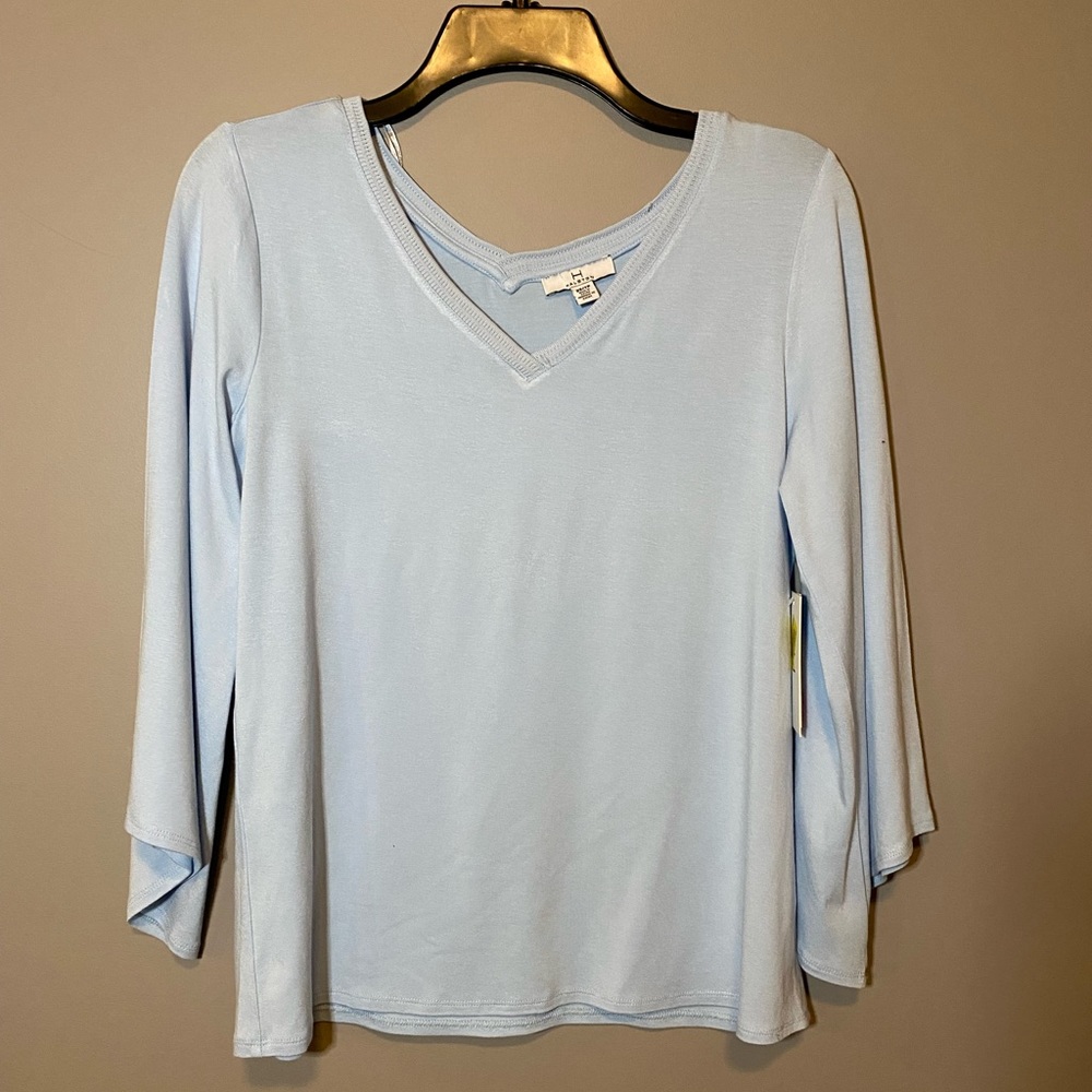Halston NWT V neck 3/4 length sleeves top size xsmall